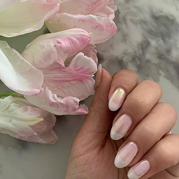 Uñas estilo balletcore tendencia para 2024