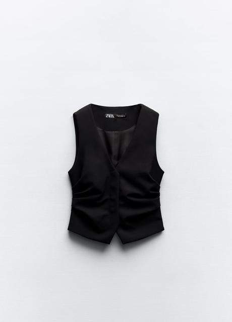 Imagen - Chaleco negro de Zara (29,99 euros)