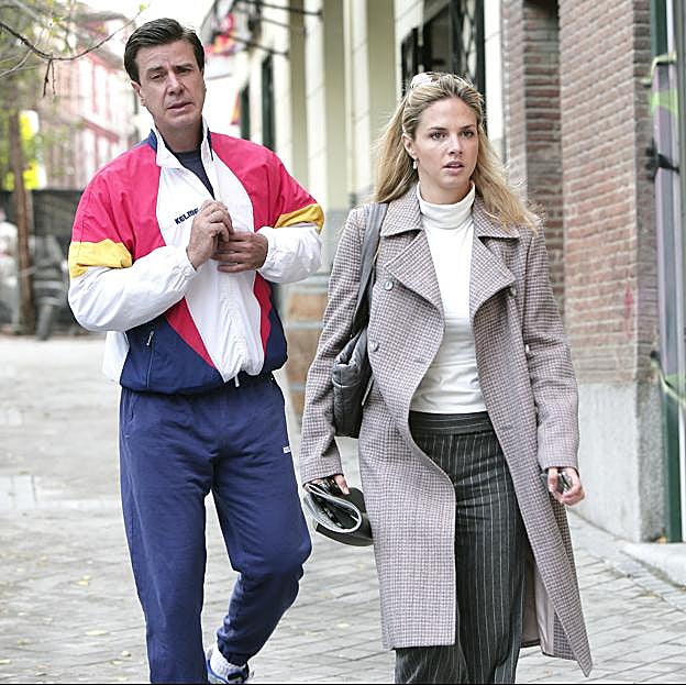 Cayetano y Genoveva se conocieron en Sevilla y se casaron en el Palacio de Dueñas. 