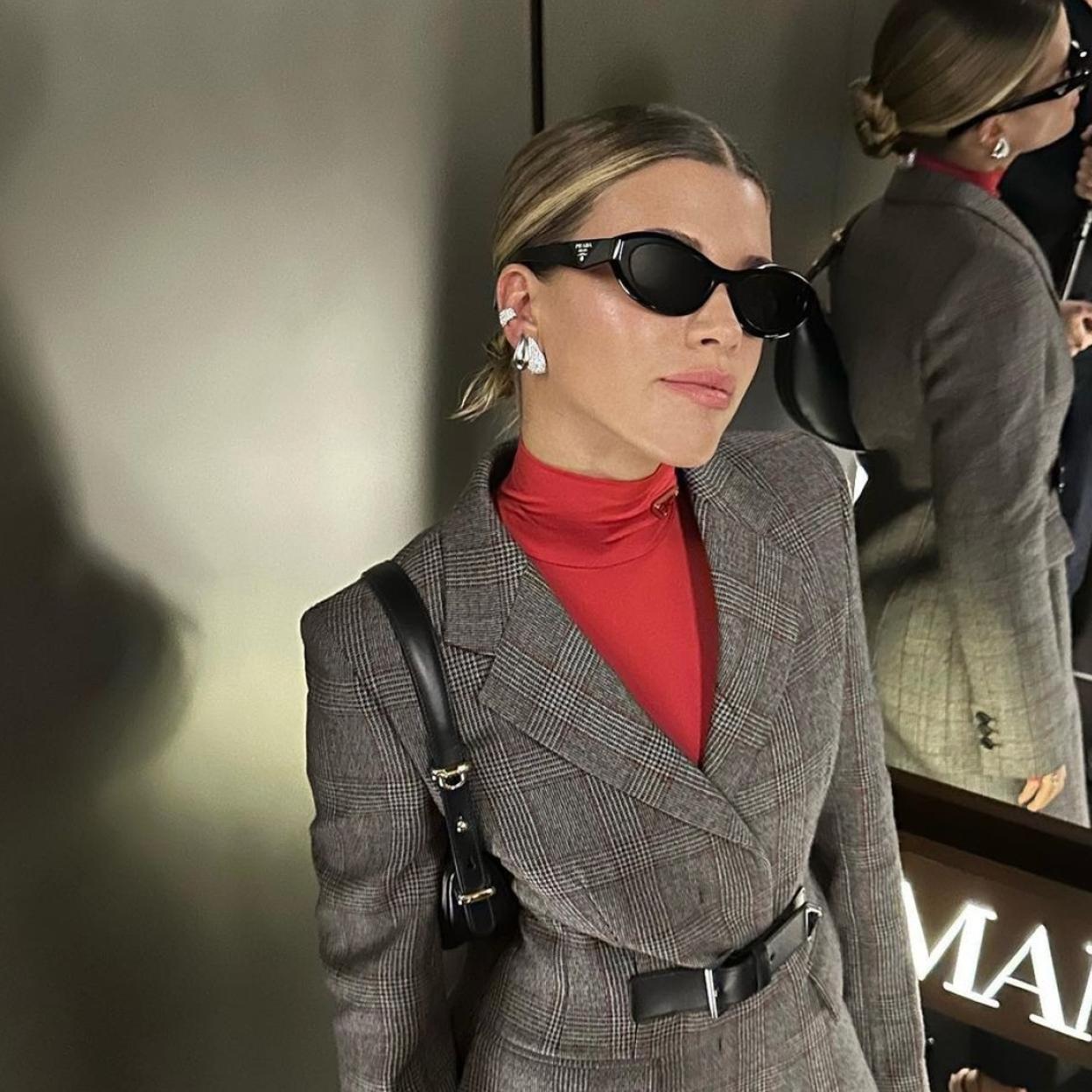 Pop of red es la tendencia más llevada del año que también arrasará en 2024. 