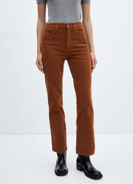 Imagen - Pantalón marrón de pana de Mango (35,99 euros)