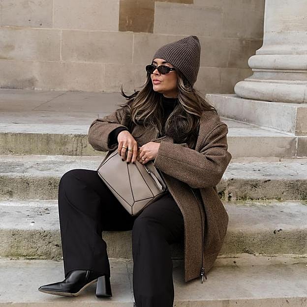 Seis pantalones negros que quieres incluir en tu armario porque combinan con todo