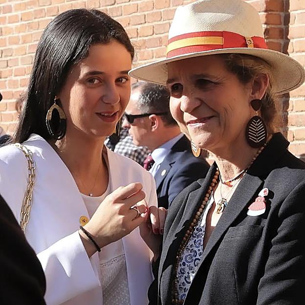 La infanta Elena con su hija Victoria Federica, con la que no la vemos en público desde hace meses. 