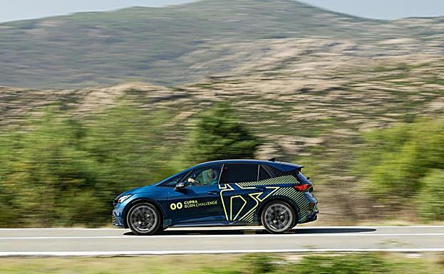 Saúl Craviotto al volante del nuevo CUPRA Born e-Boost & Battery Pack