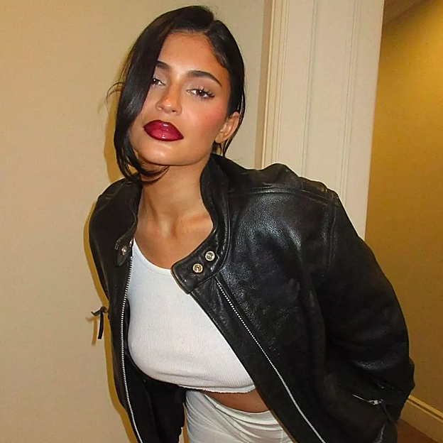 Cherry Cola Lips, el mejor maquillaje de labios para dar volumen al instante