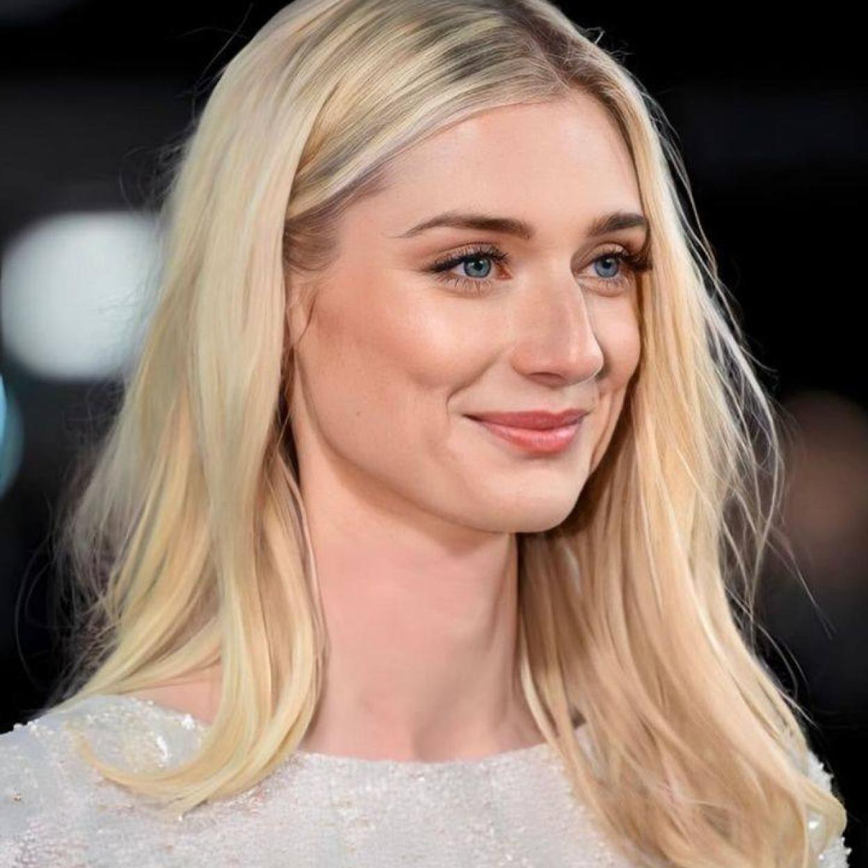 Elizabeth Debicki con base de maquillaje que deja la piel perfecta