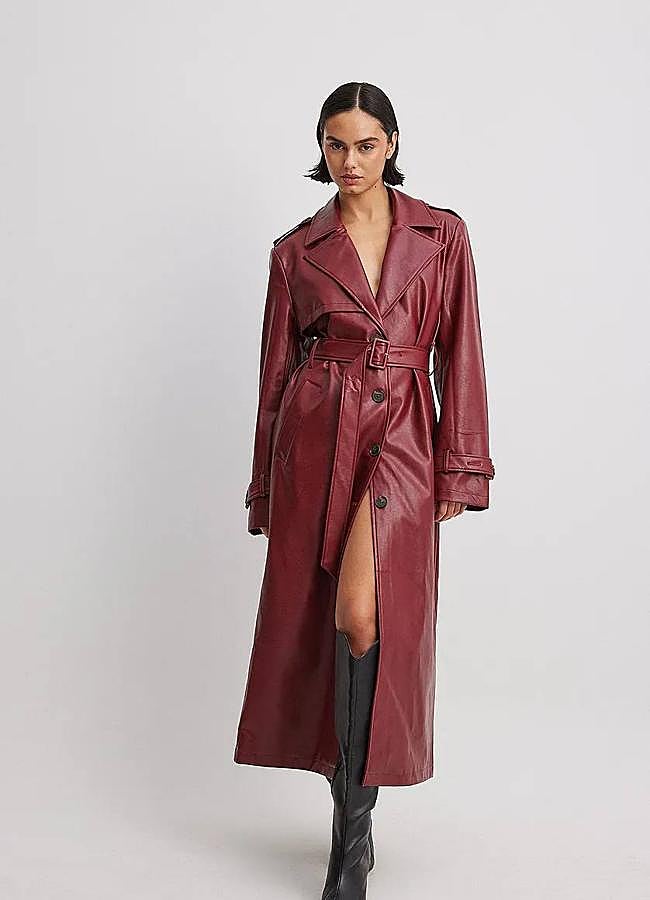 Imagen - Trench rojo en tejido efecto piel envejecida