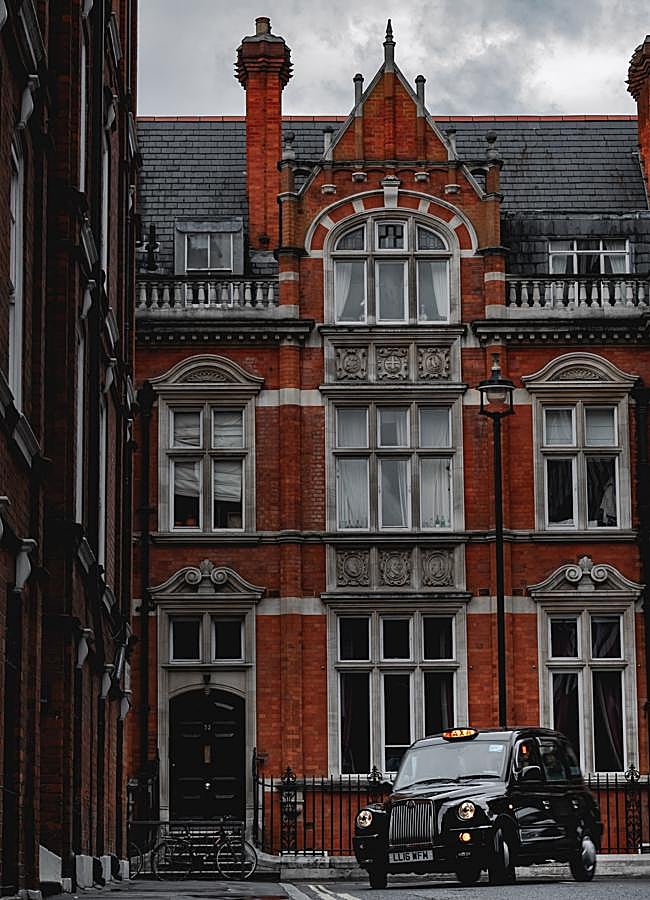 Imagen - Los taxistas de Londres tienen que memorizar veinticinco mil calles para obtener su licencia. / Norbert Toth/Unsplash