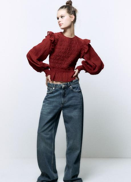 Imagen - Camisa burdeos de Sfera (25,99 euros)