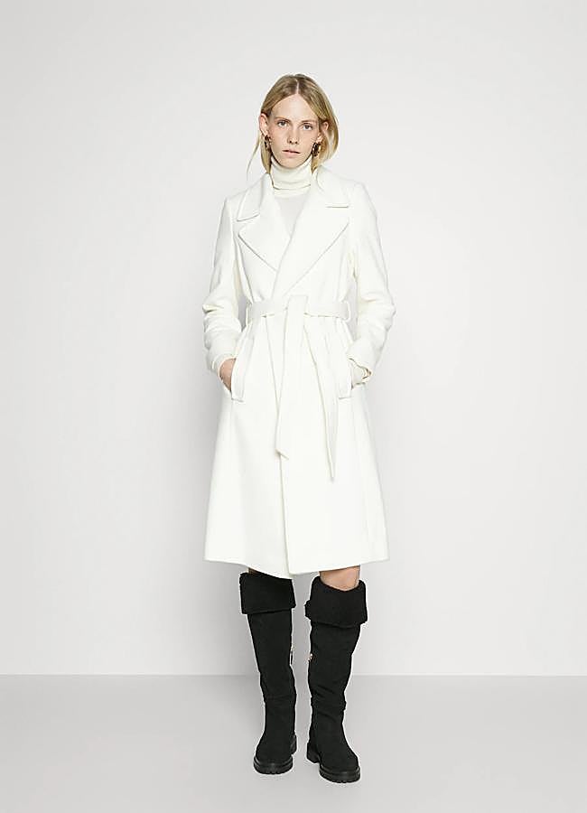 Imagen - Abrigo blanco de lana de Ralph Lauren, 305 euros.