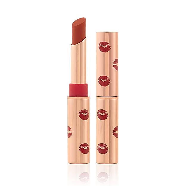 Limitless Lucky Lips en tono Cherry Dream de Charlotte Tilbury. Precio: 28 euros