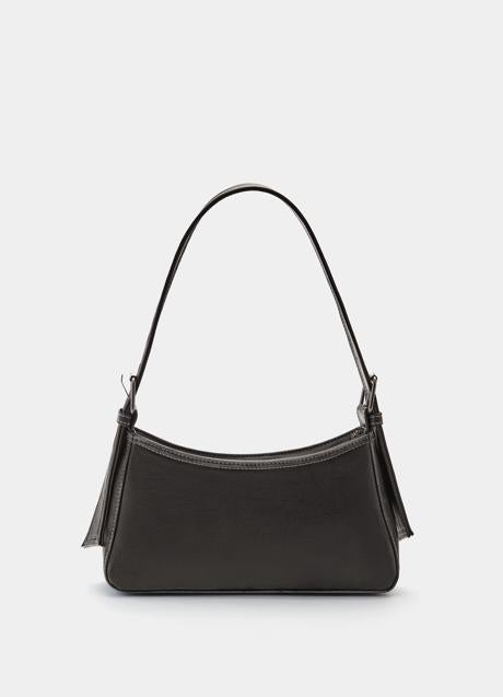 Imagen - Bolso negro de hombro de Pull & Bear (17,99 euros)