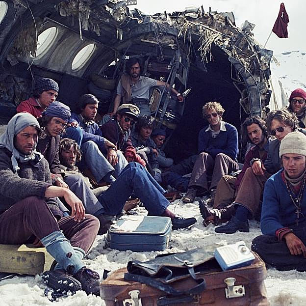 La sociedad de la nieve: lo que no cuenta la película sobre quienes nunca perdieron la esperanza de encontrar a los supervivientes (y para ello recurrieron a videntes)