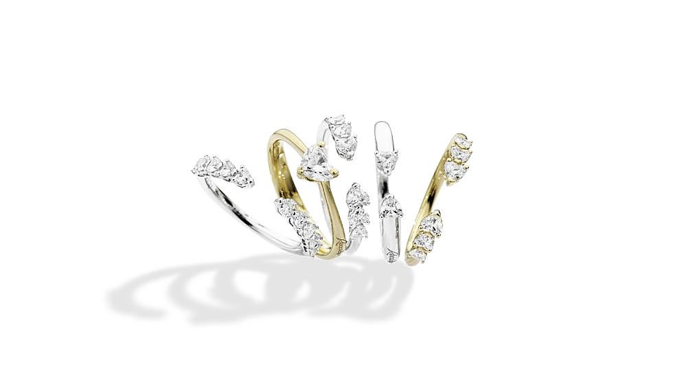 Anillos Anniversary More con diamantes talla corazón, de Recarlo.