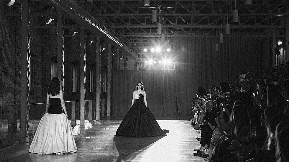 Imagen del desfile de Redondo Brand inspirado en Lola Flores.