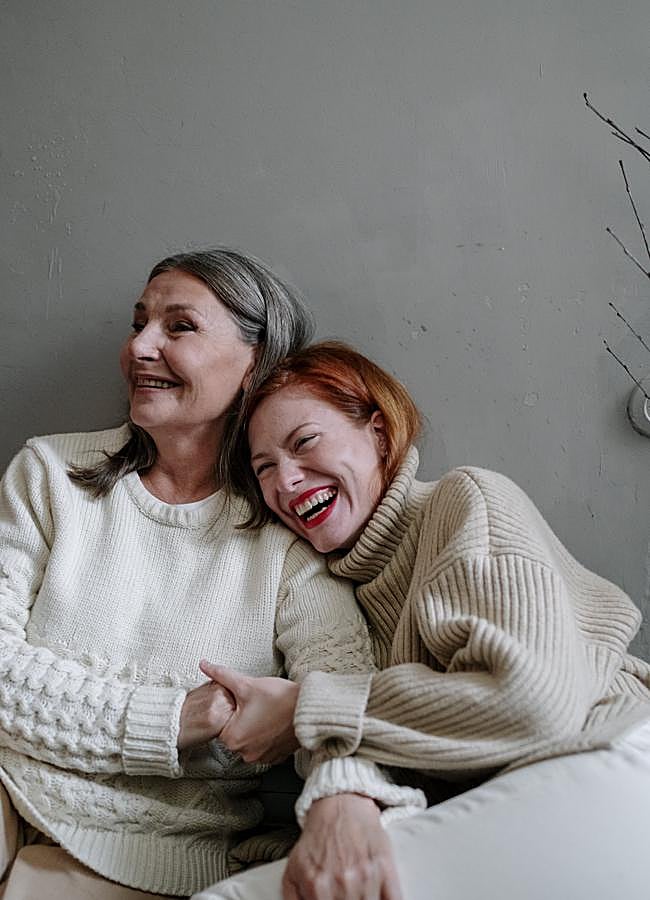 Imagen - Mujeres sonrientes/PEXELS