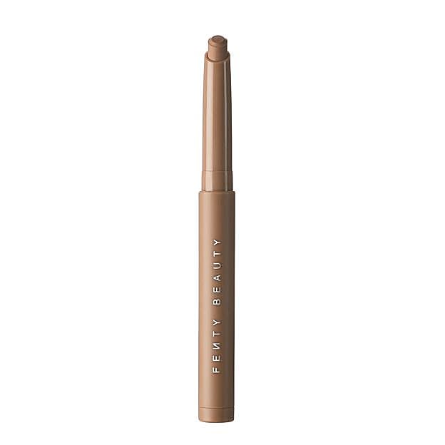 Sombra de ojos en stick Shadowstix de Fenty Beauty.
