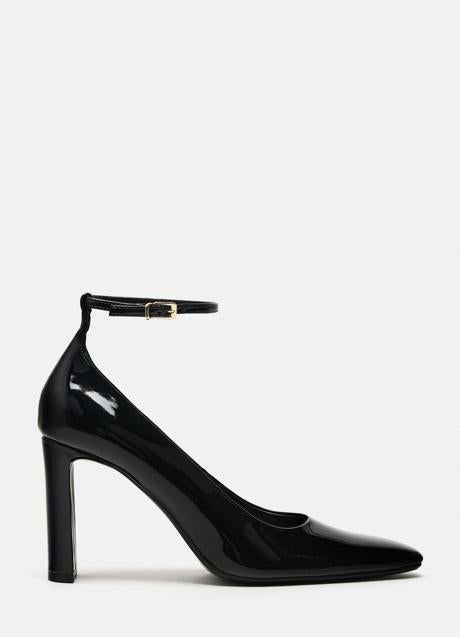 Imagen - Zapatos con pulsera de Zara (35,99 euros)