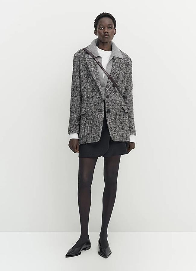 Imagen - Abrigo de lana jaspeado en gris de Massimo Dutti (169 euros).