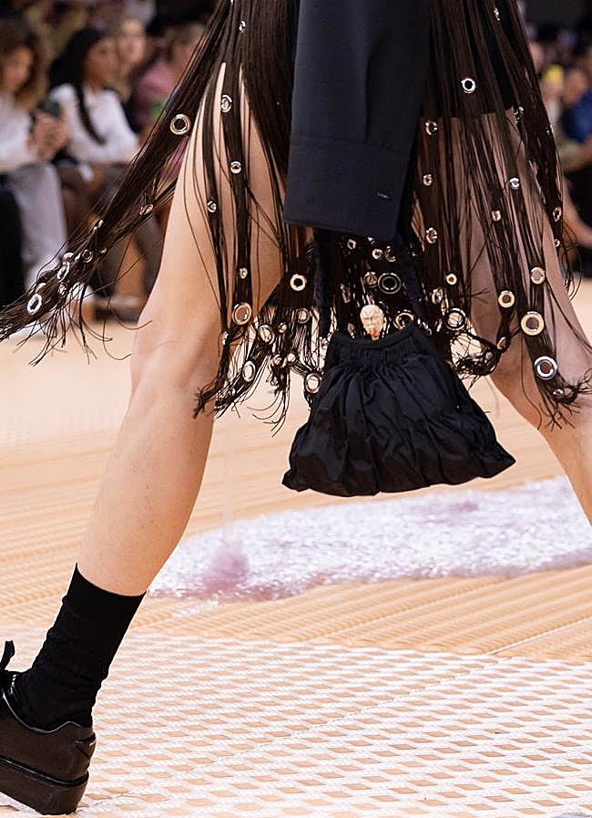 Imagen - Detalle de los bolsos de Prada para la PV24. Foto: Cortesía.
