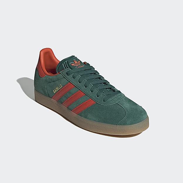 Zapatillas deportivas en verde y rojo Gazelle de Adidas.