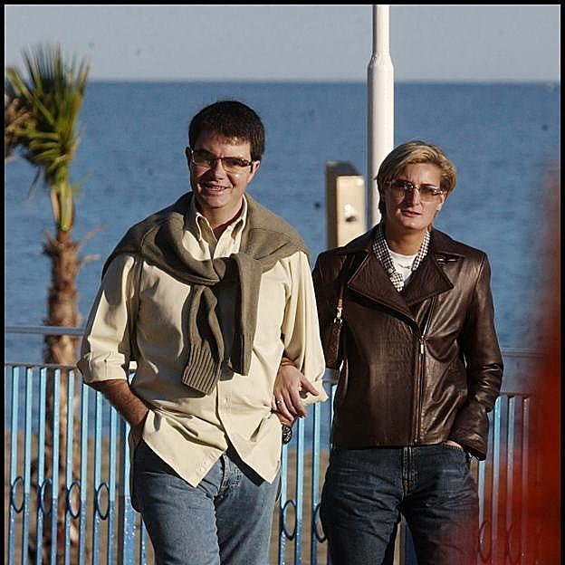 María Zurita, en una imagen junto a Javier Larraínzar.