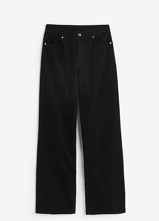 Imagen - Pantalón de pana en negro de H&M.