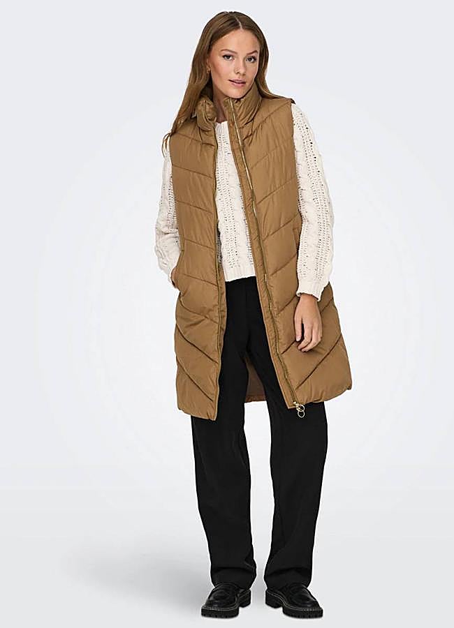 Imagen - Chaleco largo acolchado con cuello alto