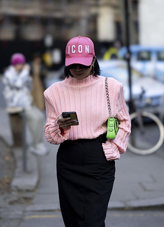 Imagen - Look que combina a la perfección el rosa Barbie con el verde.