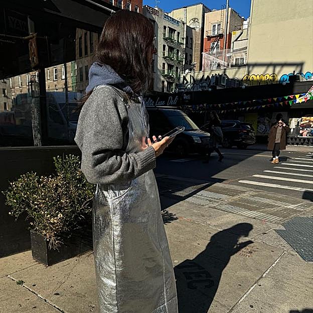 Así es la falda metalizada de 5 euros que irás corriendo a comprar a Lefties