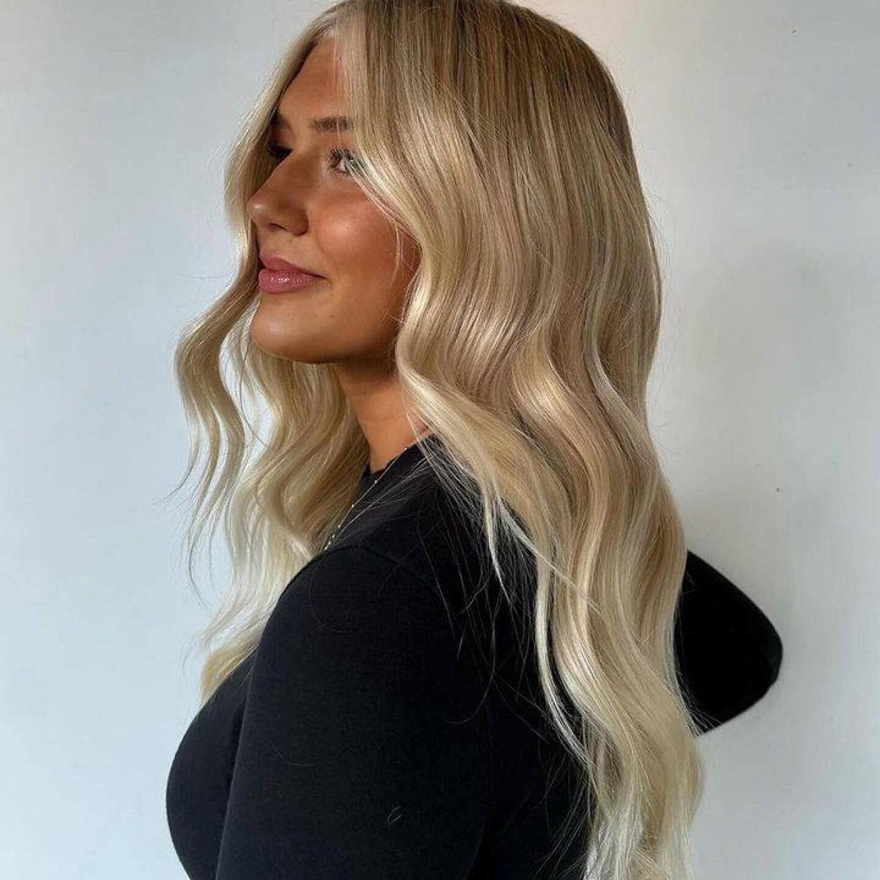 Modelo con pelo brillante