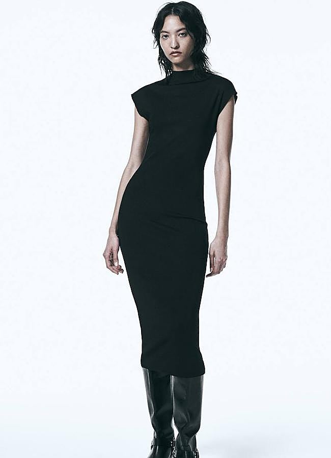Imagen - Vestido negro midi con cuello perkins