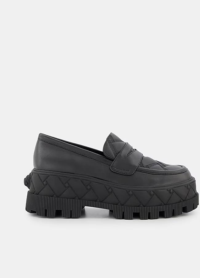 Imagen - Mocasines acolchados negros de Kurt Geiger, 195 euros.