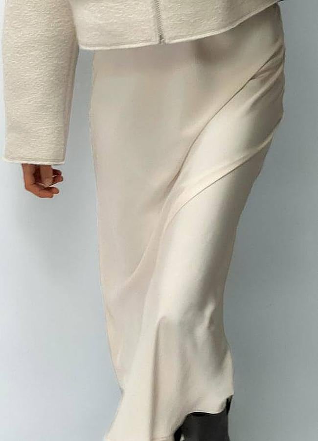 Imagen - Falda de satén midi en blanco