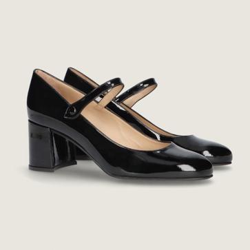 Imagen secundaria 1 - Carlota Casiraghi arrasa en París con un look de diario muy fácil de copiar