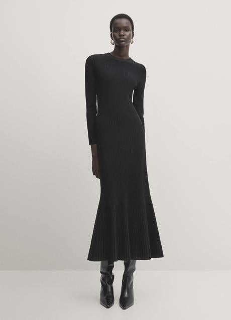 Imagen - Vestido negro de Massimo Dutti (99,99 euros)
