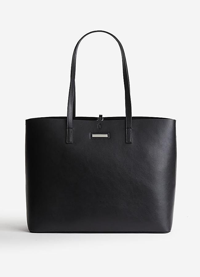 Imagen - Shopper negro de H&M, 19,99 euros.