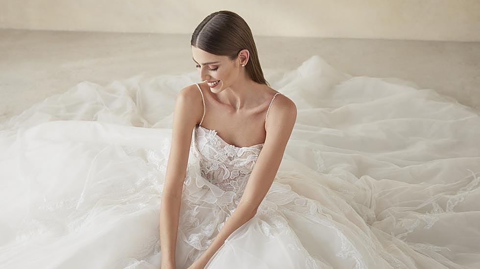 Imagen de Forces of Nature, la colección cápsula de Pronovias para esta temporada.
