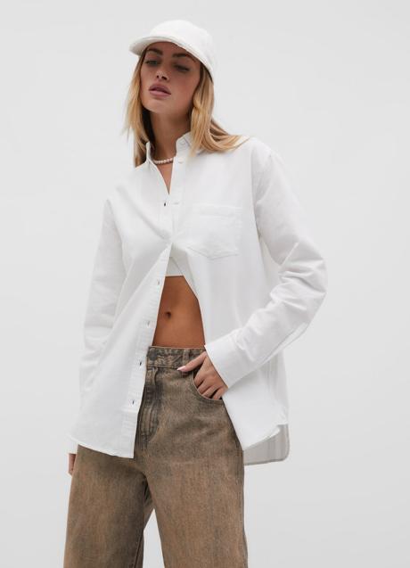 Imagen - Camisa blanca de Stradivarius (22,99 euros)