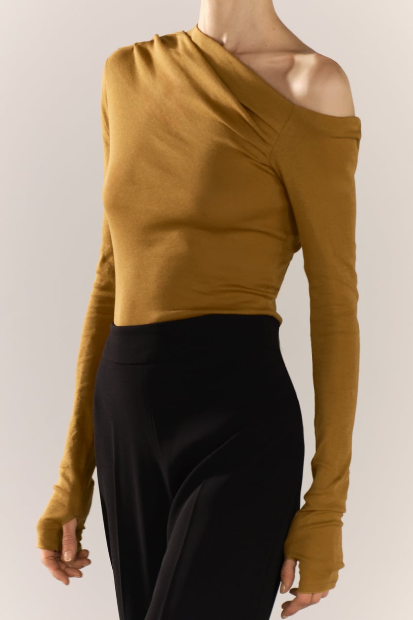 Imagen - Top asimétrico de Zara (15,99 euros)