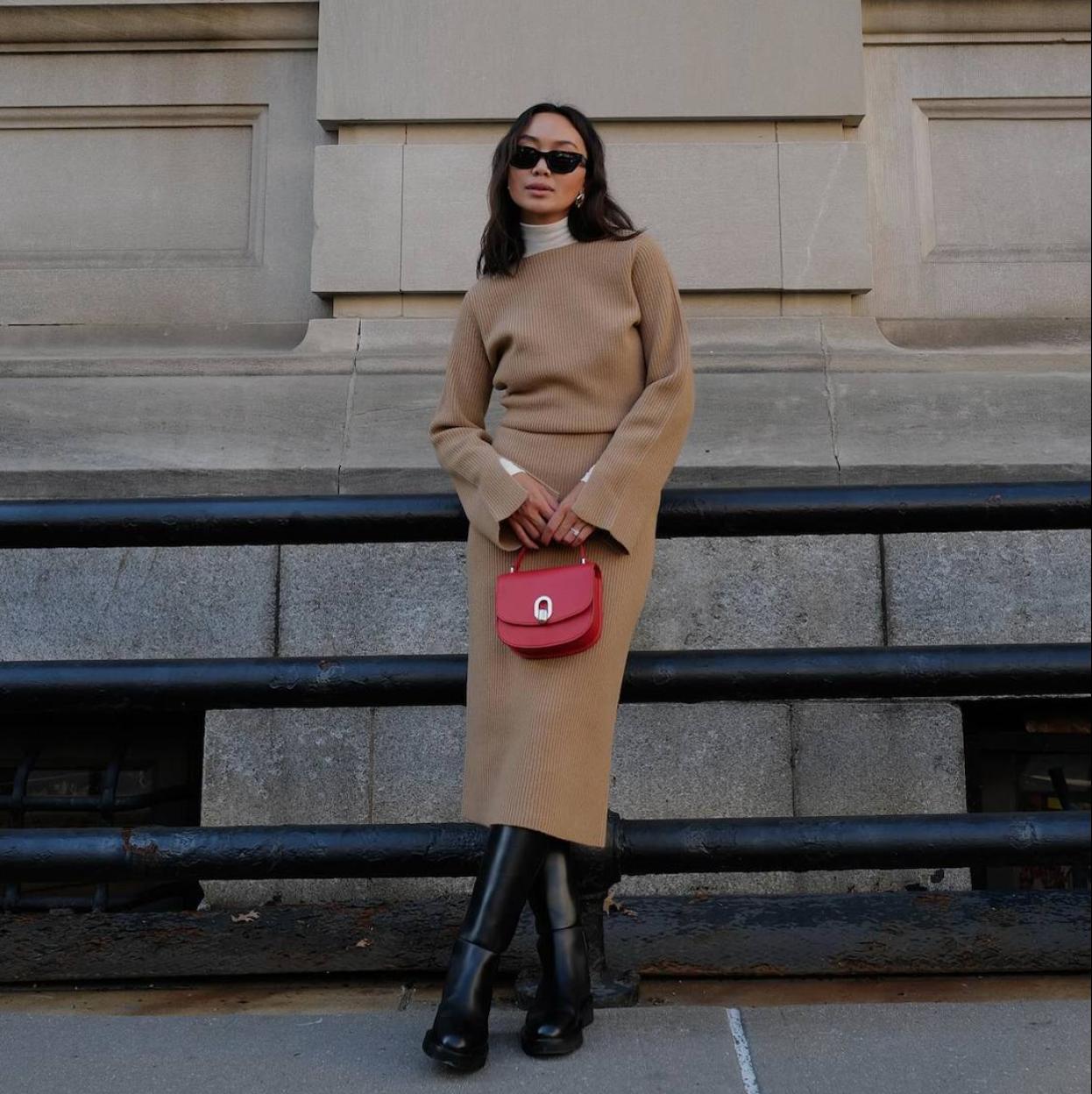 Influencer con vestido cómodo para diario