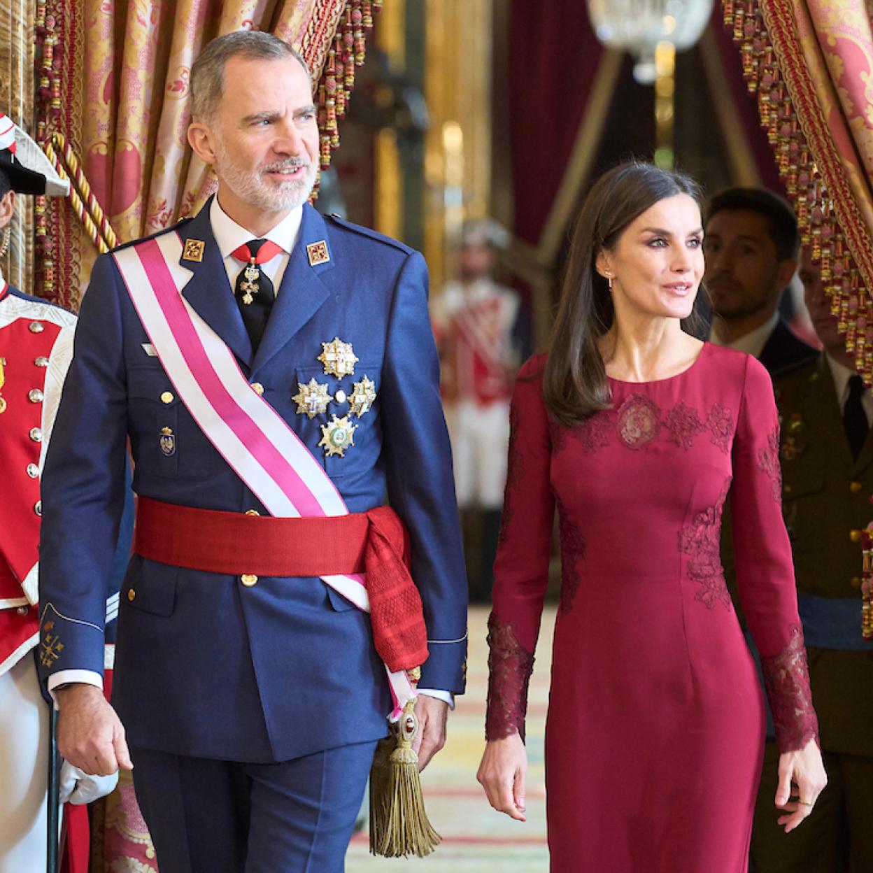 El rey Felipe y la reina Letizia durante una audicencia. 