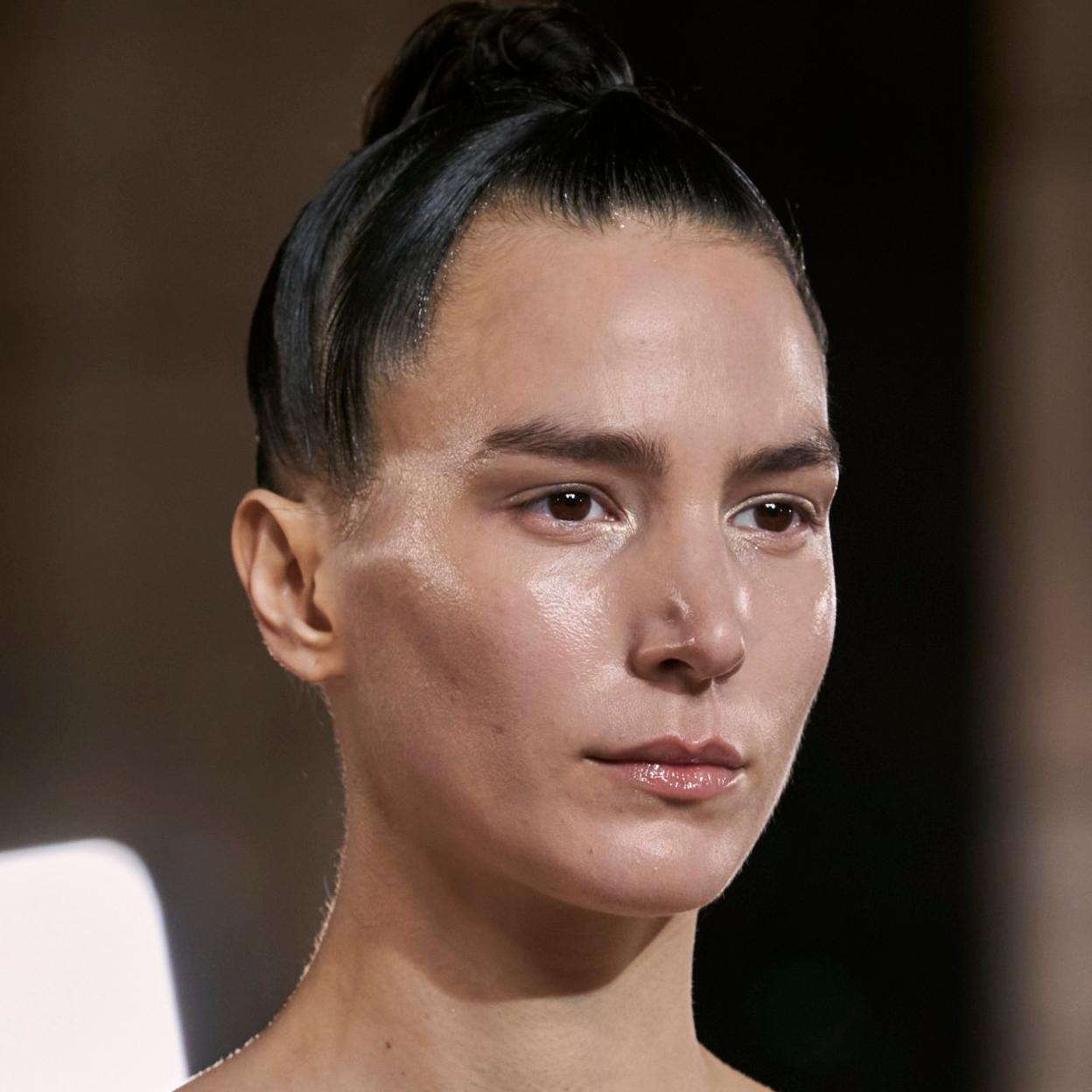 Estas son las cremas de toda la vida que puedes usar en tus labios. 