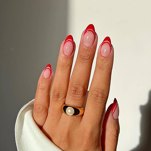 Manicura francesa doble en tono classic red