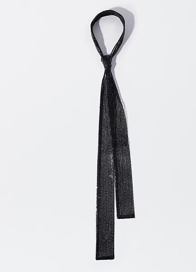 Imagen - Corbata de lentejuelas en color negro de Parfois (12,99 euros).