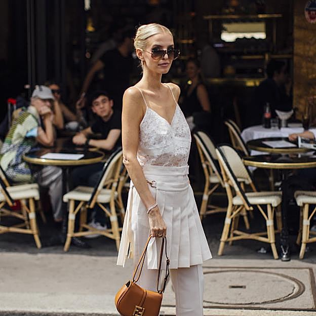 A medio camino entre falda y pantalón: los skousers son los reyes de la primavera