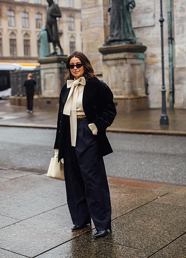 Imagen - Look con camisa con lazada / LAUNCHMETRICS SPOTLIGHT