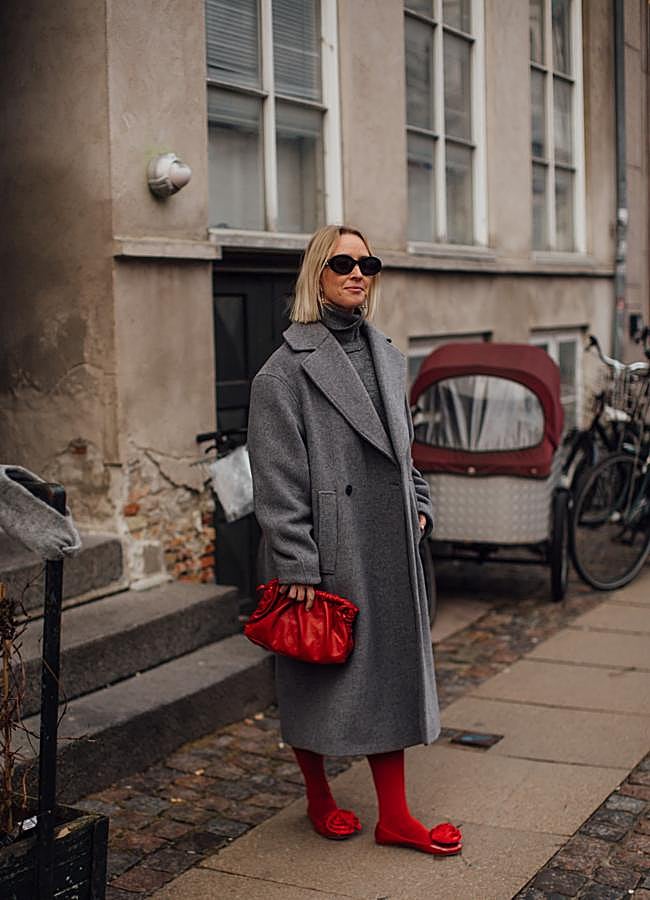 Imagen - Look con detalles en rojo / LAUNCHMETRICS SPOTLIGHT