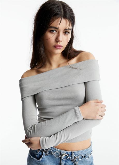 Imagen - Camiseta gris de Pull & Bear (15,99 euros)
