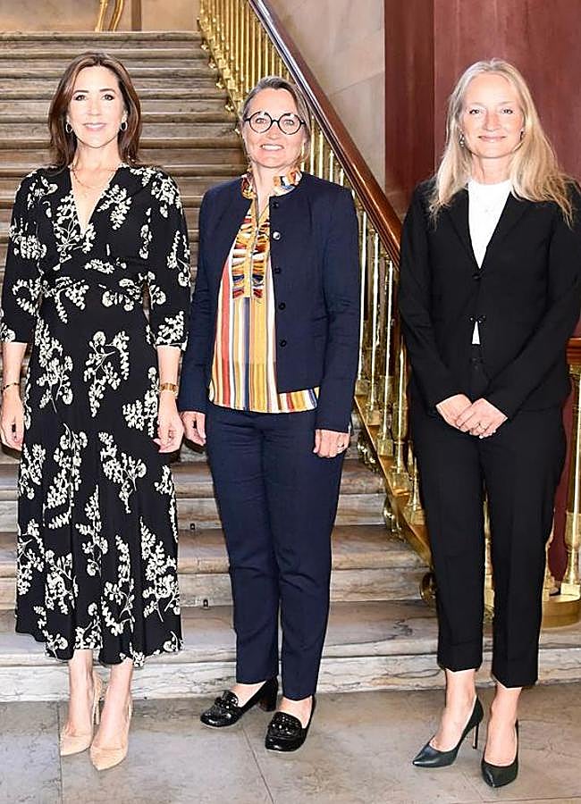 Imagen - Mary de Dinamarca junto a su secretaria personal (en la parte derecha de la fotografía), / INSTAGRAM